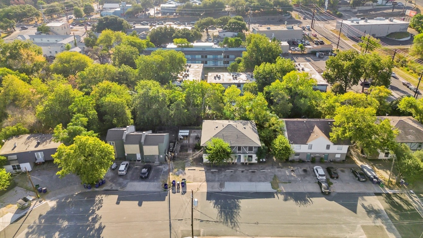 3507 Alpine Circle Austin, TX 78704 - Photo 32 of 39 a view of yard and outdoor space