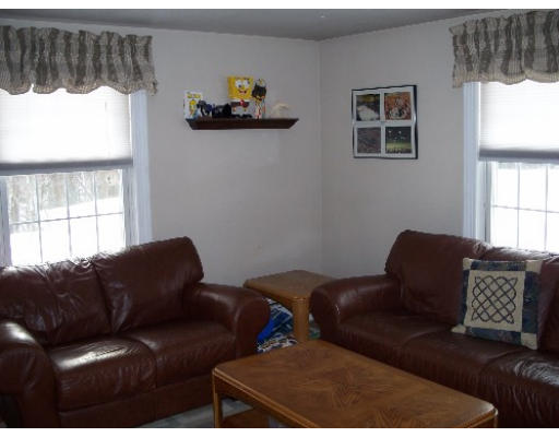 2 Juniper Road Andover, MA 01810 - Photo 5 of 16 Gallery Image 5