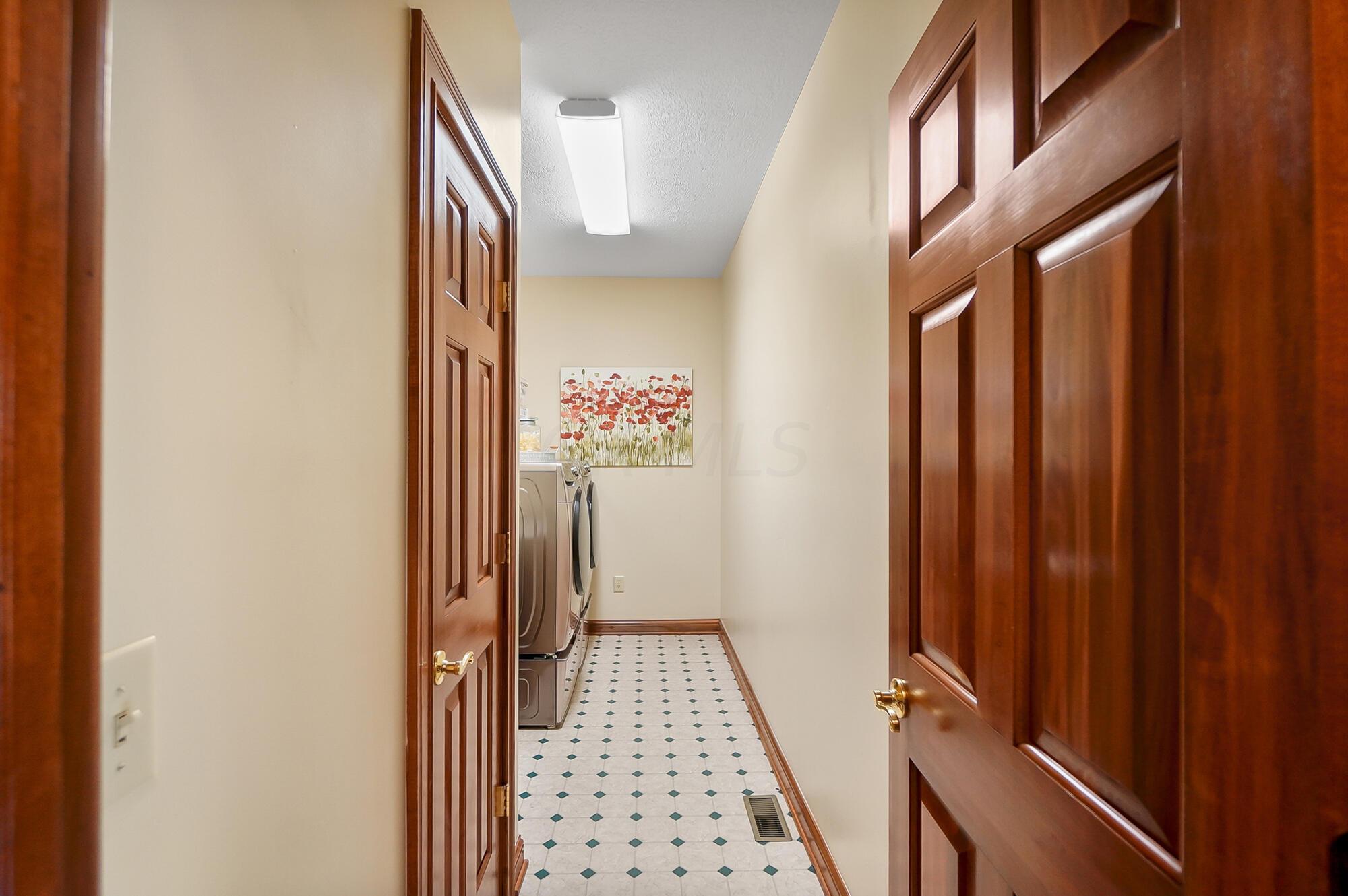 8434 Daventry Court Powell, OH 43065 - Photo 27 of 73 034