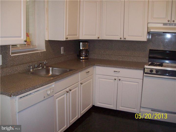 1039 Springfield Road Darby, PA 19023 - Photo 7 of 17 Kitchen