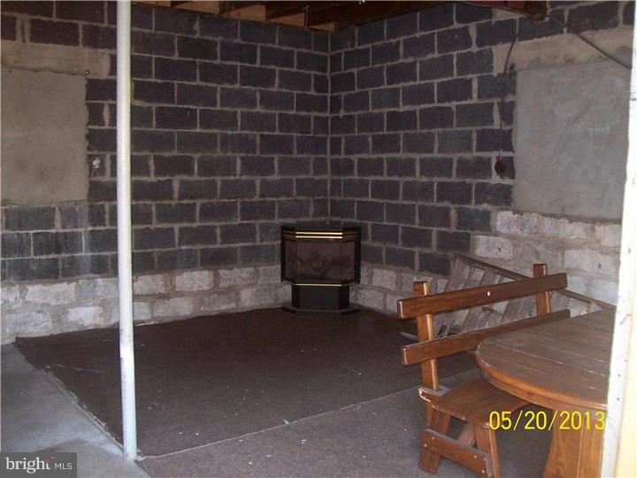 1039 Springfield Road Darby, PA 19023 - Photo 10 of 17 Garage