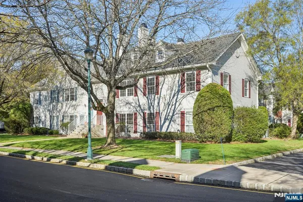 $3,600 | 1003 Cumberland Court, Mahwah, NJ 07430