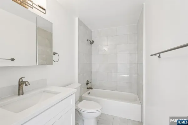 $3,600 | 1003 Cumberland Court, Mahwah, NJ 07430