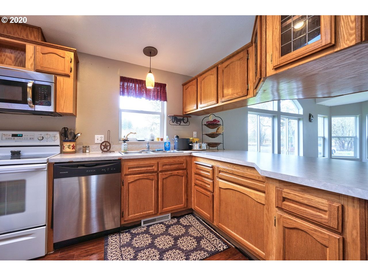 17430 South Eaden Road Oregon City, OR 97045 - Photo 3 of 32