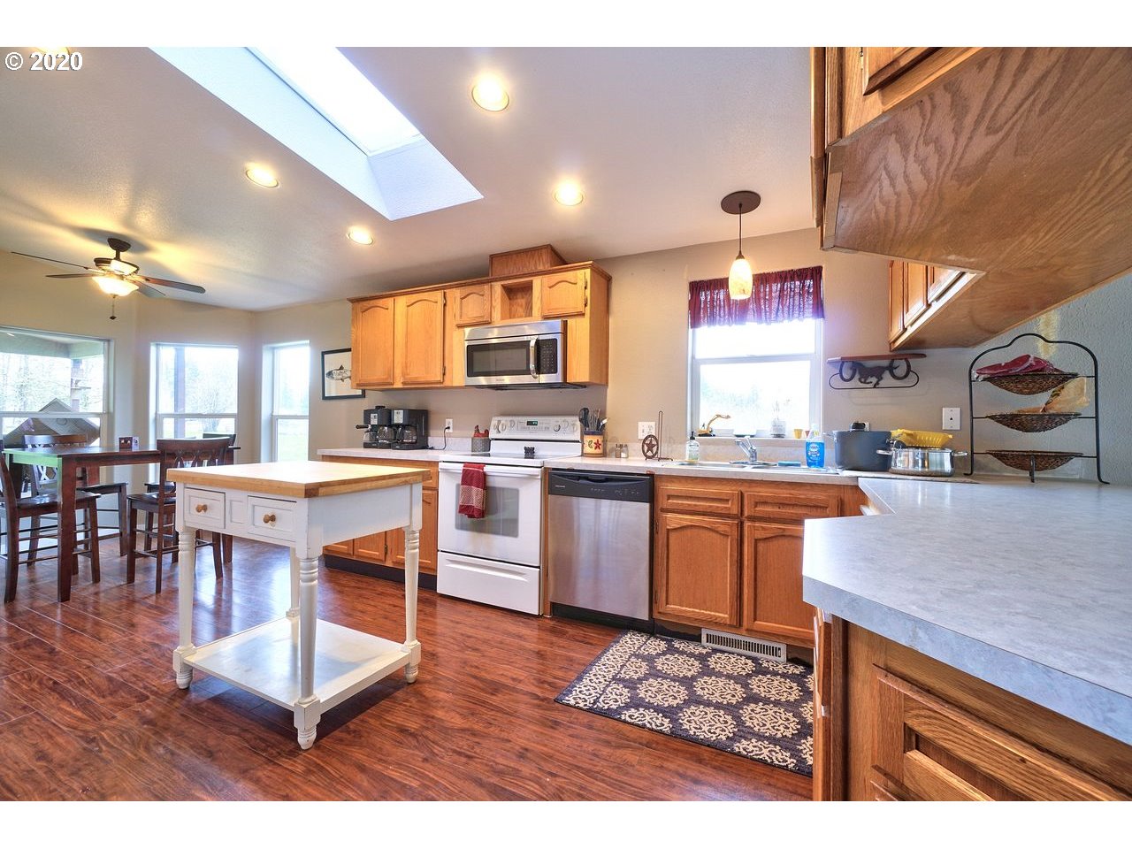 17430 South Eaden Road Oregon City, OR 97045 - Photo 4 of 32