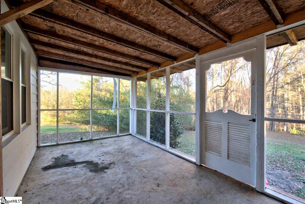 165 Hinton Road Easley, SC 29640 - Photo 6 of 34