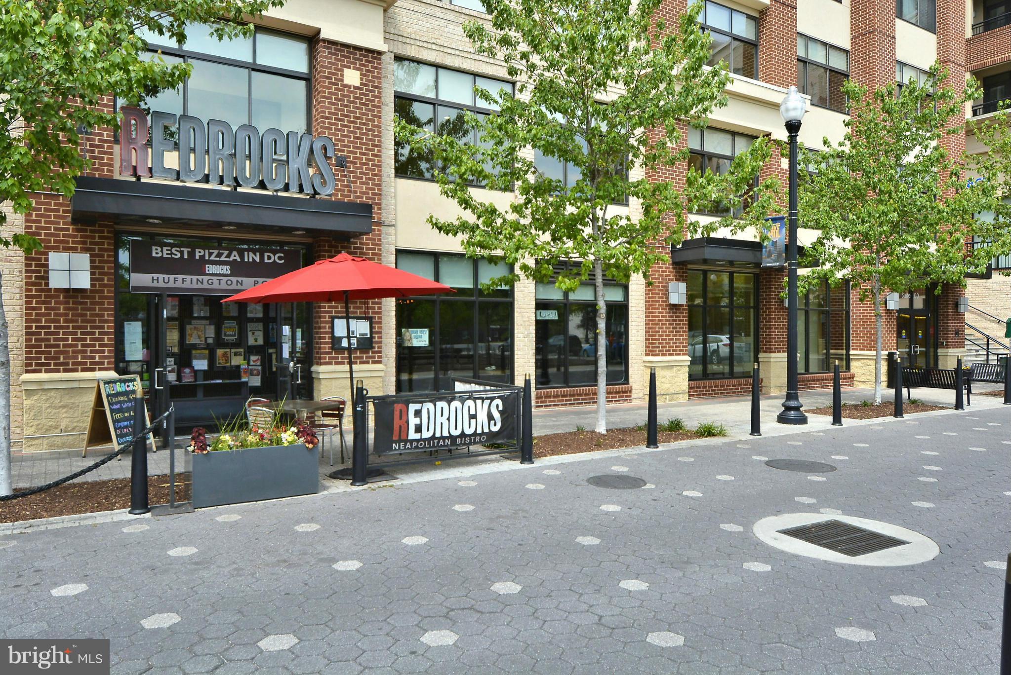 200 South Courthouse Road Arlington, VA 22204 - Photo 22 of 30 a view of a building with sitting area