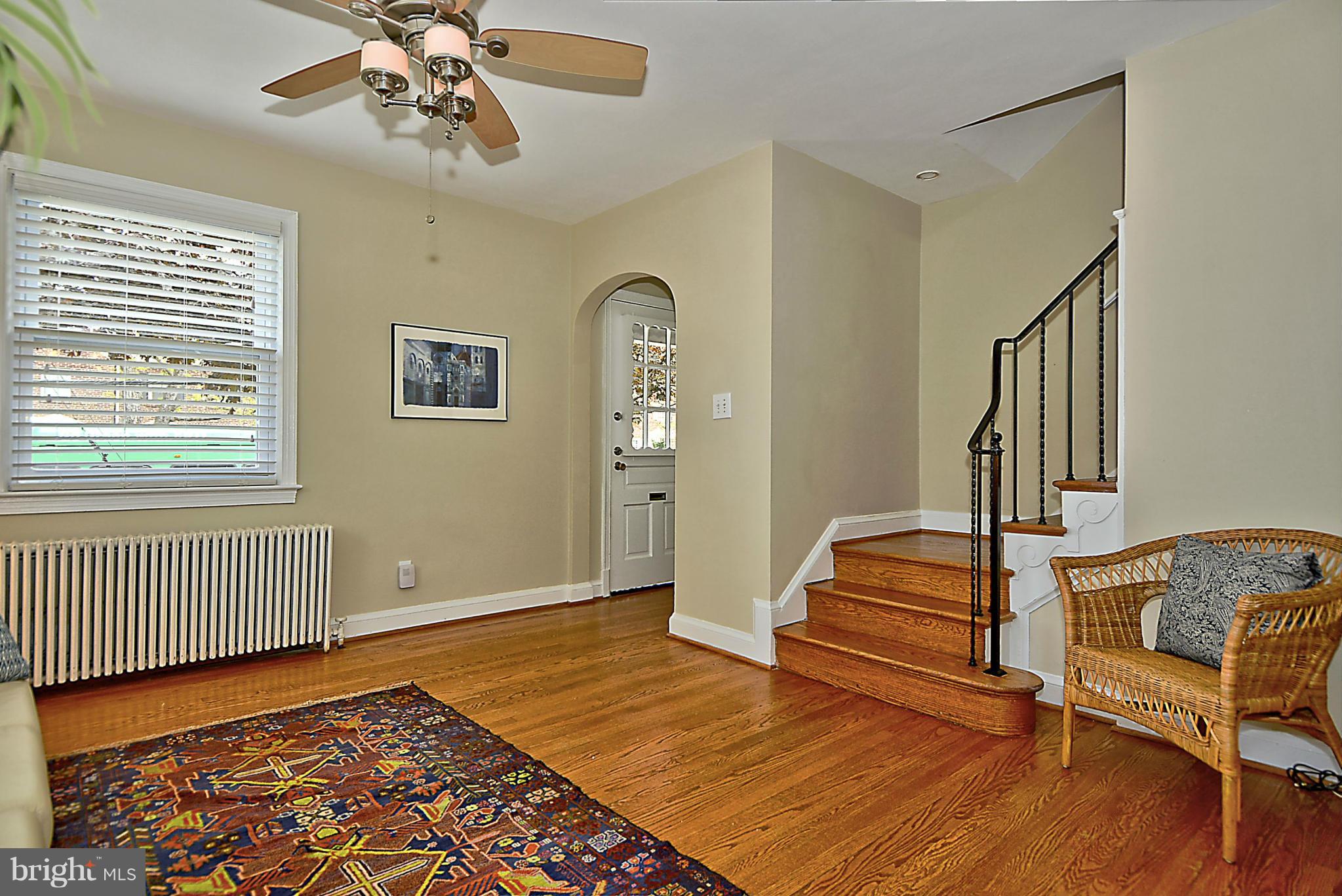 200 South Courthouse Road Arlington, VA 22204 - Photo 5 of 30 a bedroom with furniture and wooden floor