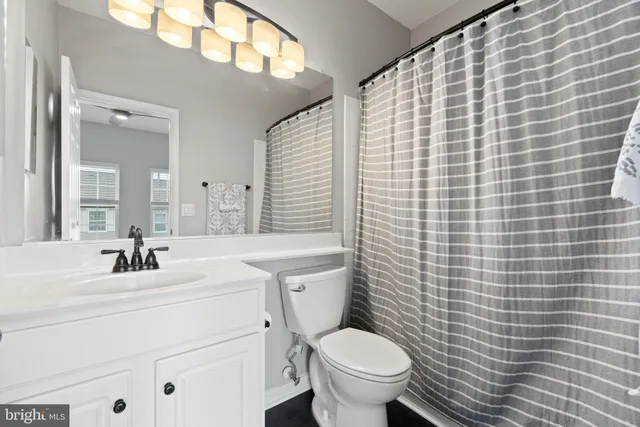 $2,800 | 21796 Kelsey Square, Ashburn, VA 20147