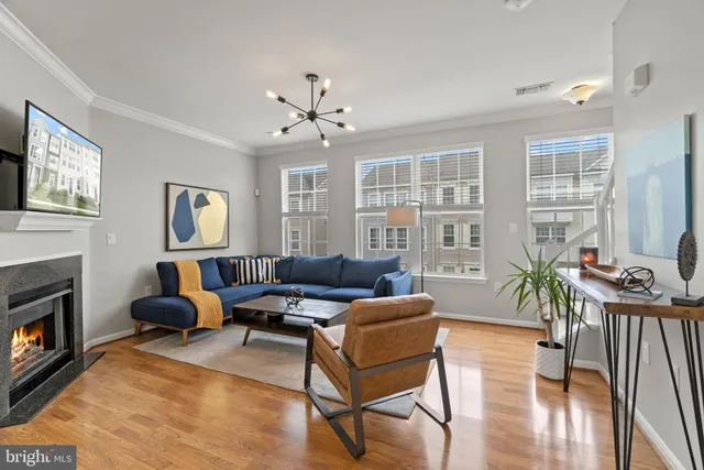 $2,800 | 21796 Kelsey Square, Ashburn, VA 20147