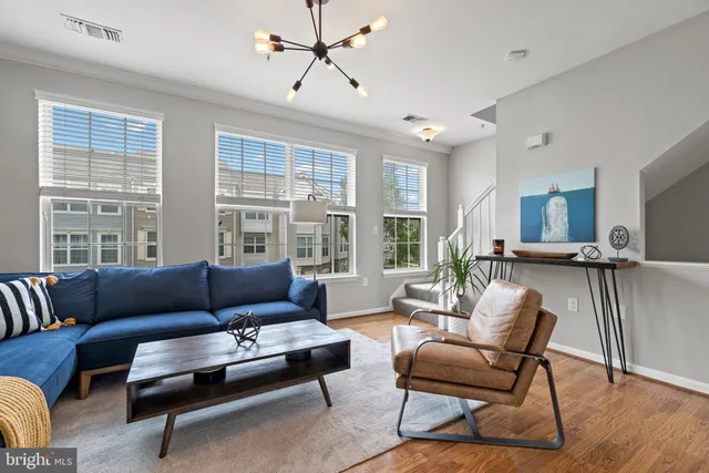 $2,800 | 21796 Kelsey Square, Ashburn, VA 20147