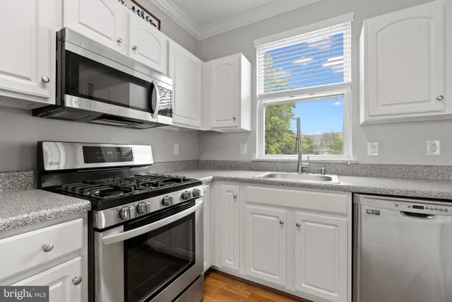 $2,800 | 21796 Kelsey Square, Ashburn, VA 20147