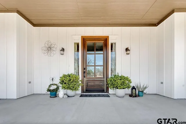 front view of house with a yard