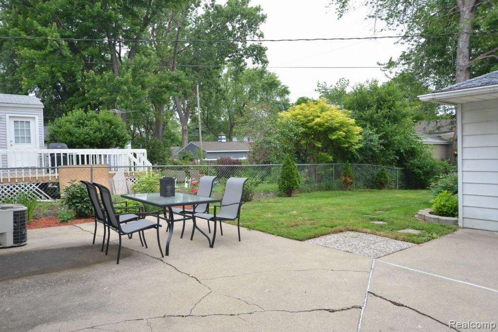 1434 Oakley Road Clawson, MI 48017 - Photo 23 of 23 23_7L8F8N_still_bkyd2.jpg