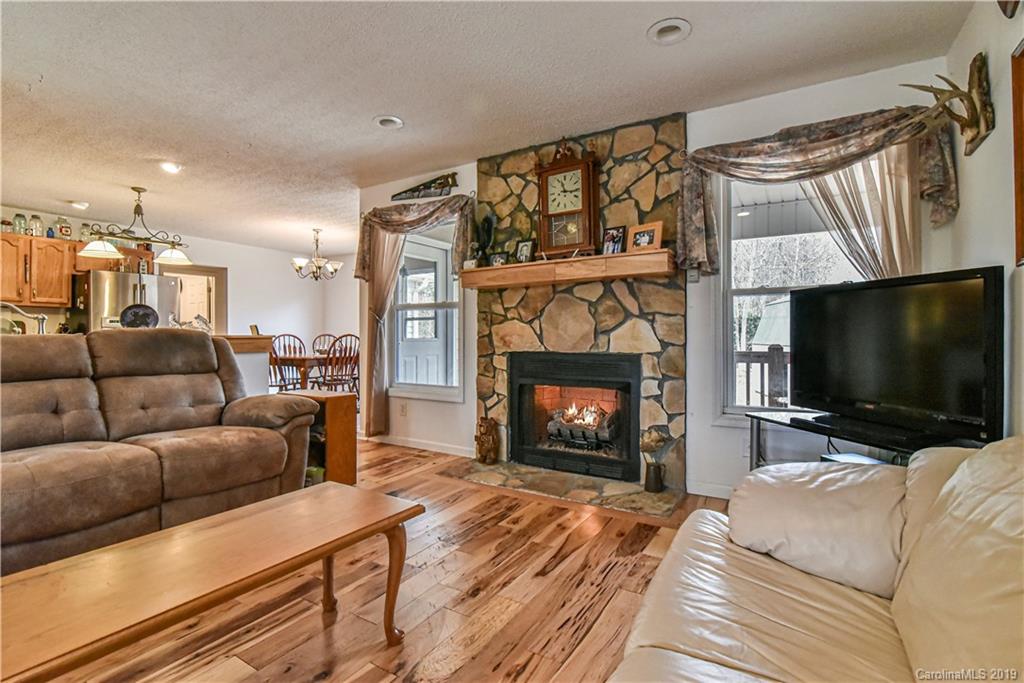 55 Pine Bluff Road Hendersonville, NC 28792 - Photo 4 of 35
