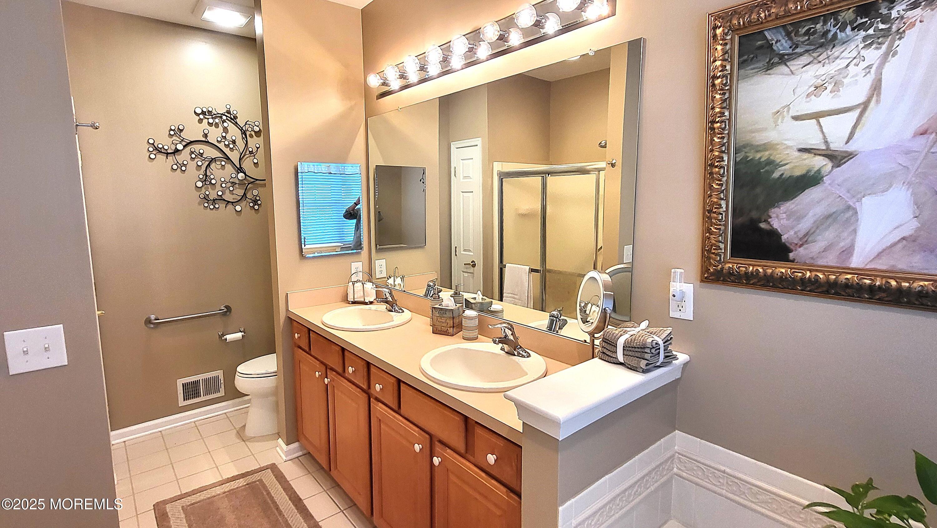 8 Eagleswood Drive Waretown, NJ 08758 - Photo 17 of 34 PRIVATE BATH