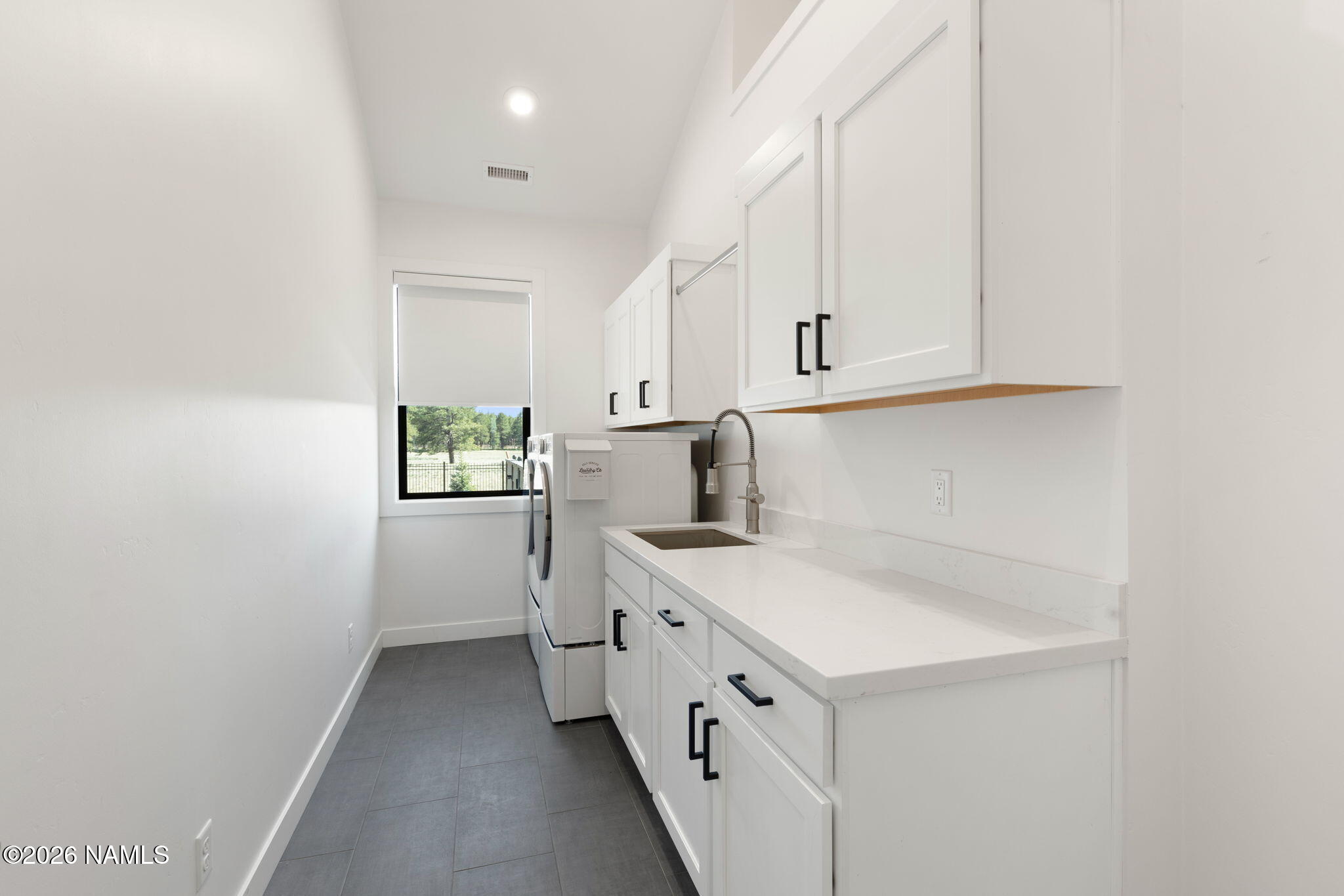 5234 West Brackin Ranch Road Flagstaff, AZ 86001 - Photo 20 of 43 Laundry