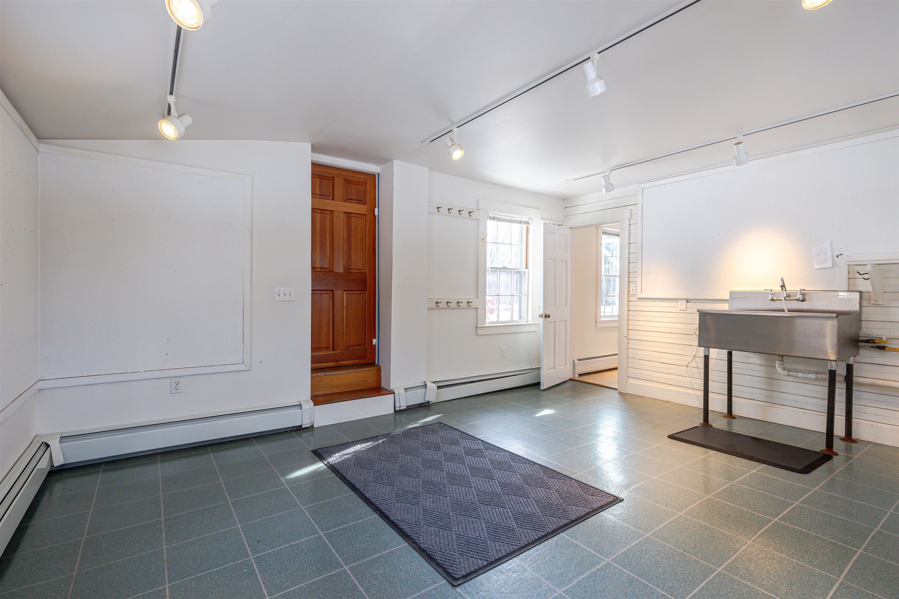 310 Pleasant Street Concord, NH 03301 - Photo 13 of 51