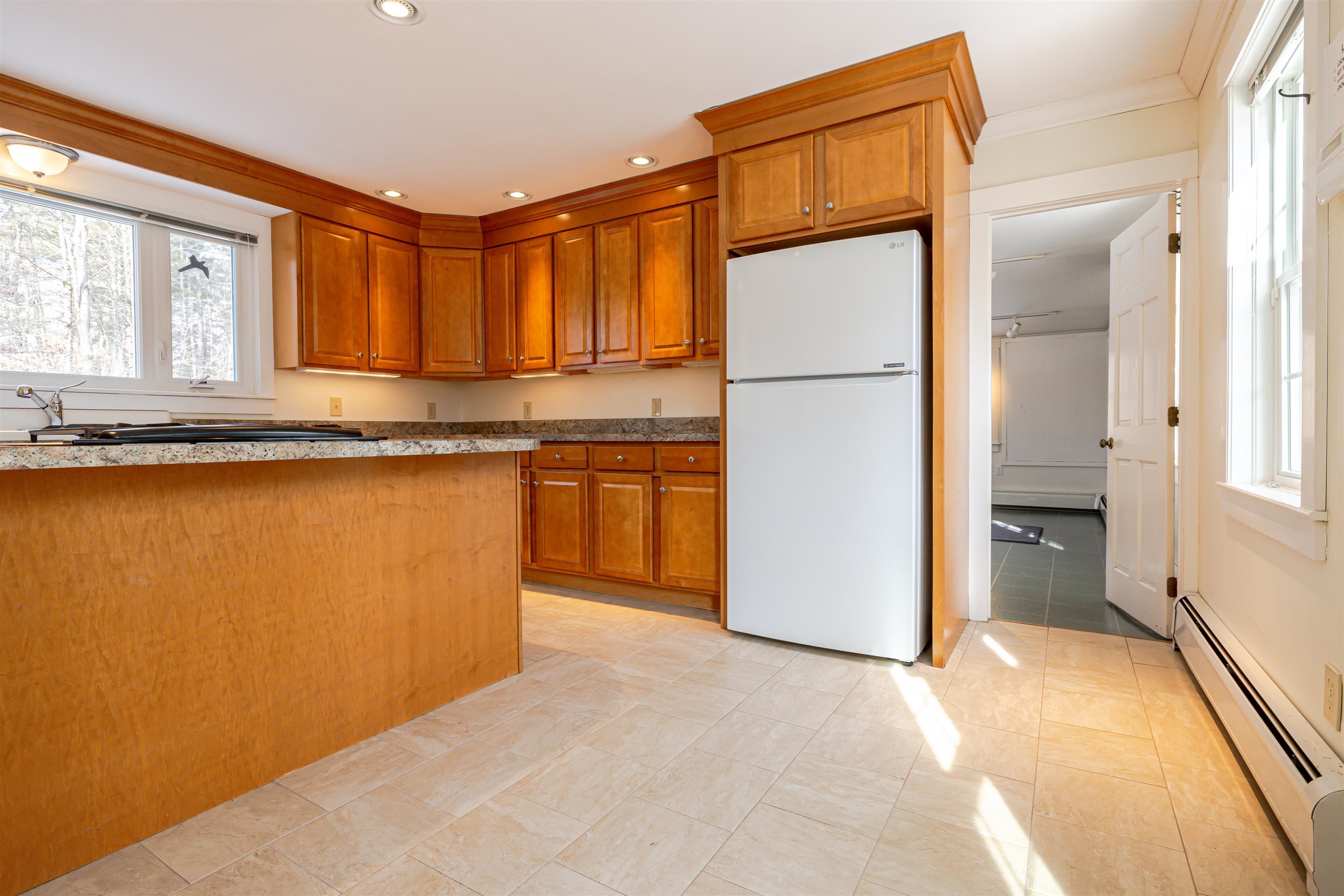 310 Pleasant Street Concord, NH 03301 - Photo 5 of 51