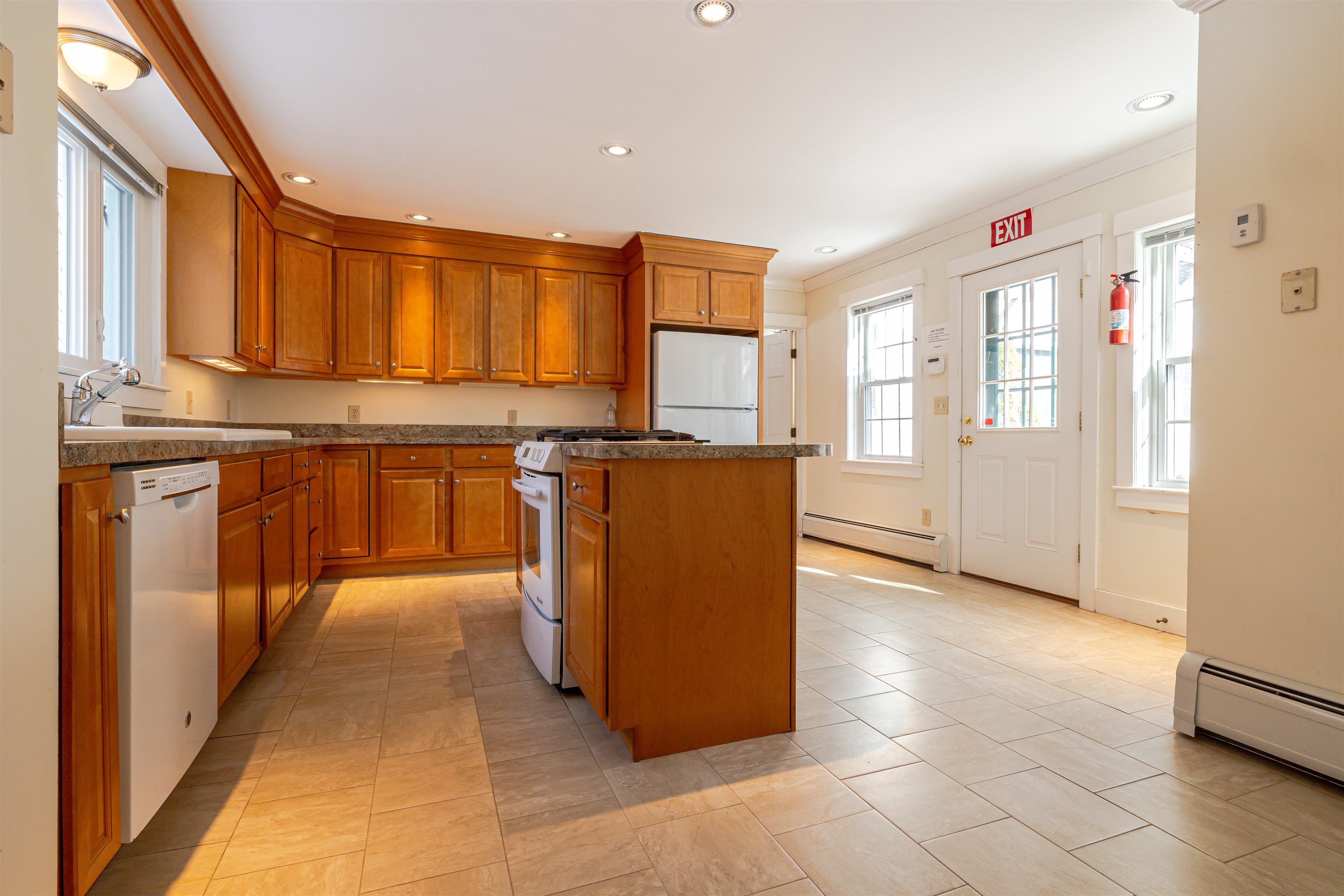 310 Pleasant Street Concord, NH 03301 - Photo 6 of 51