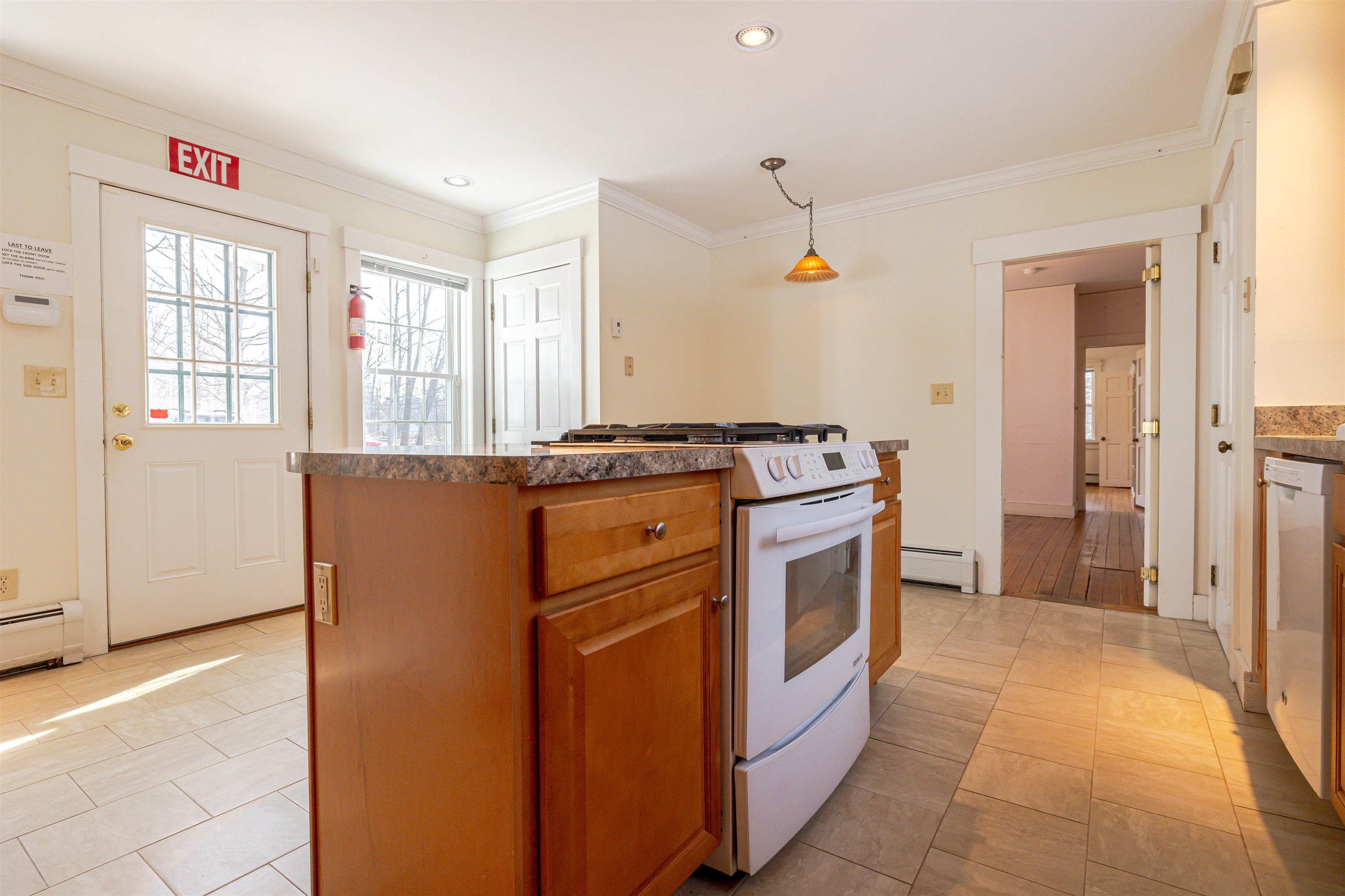 310 Pleasant Street Concord, NH 03301 - Photo 7 of 51