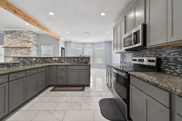 $647,000 | 9325 County Road 4074, Scurry, TX 75158