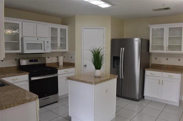 $2,250 | 7018 Bridlewood Drive, Arlington, TX 76002