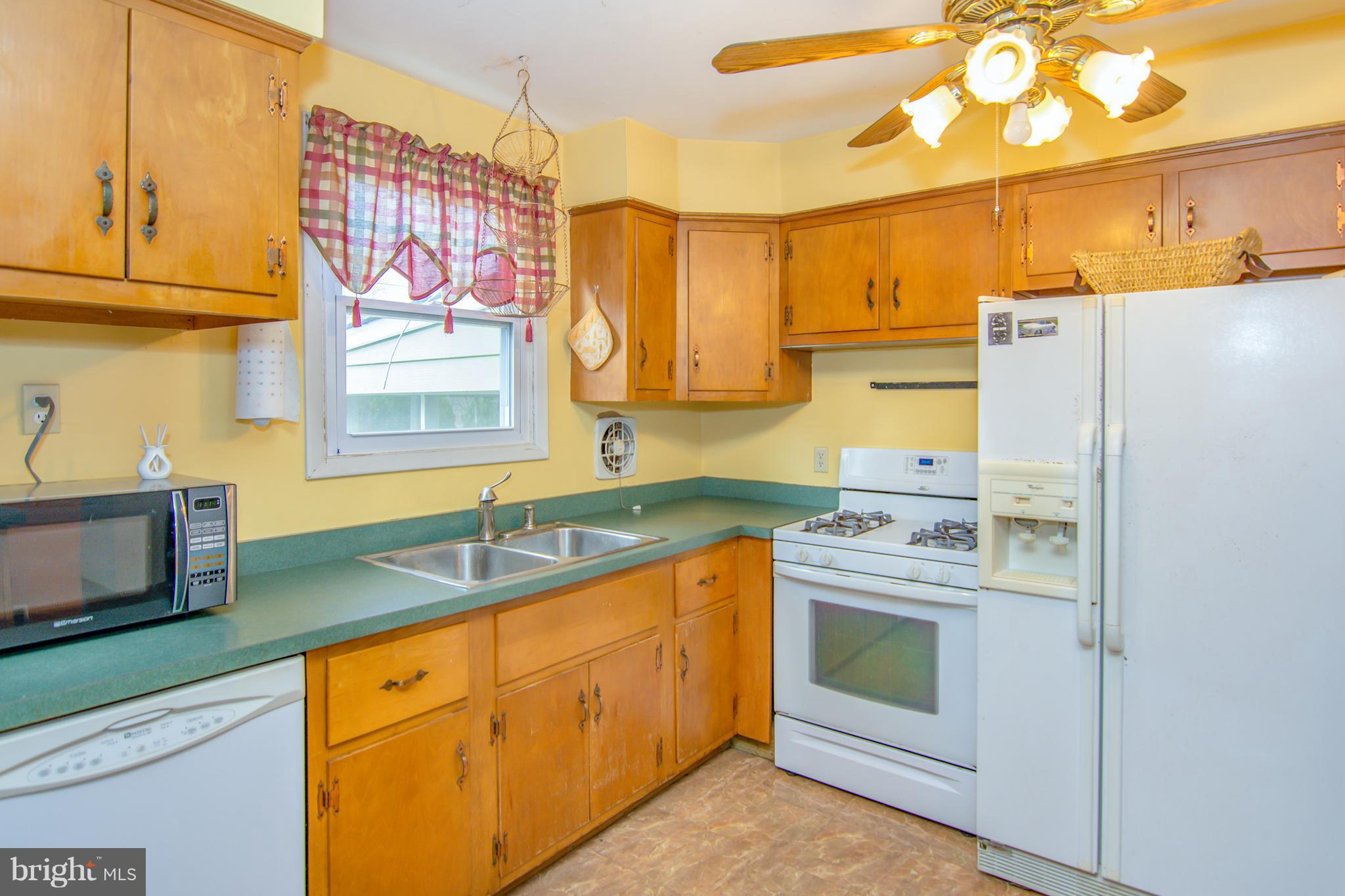 218 Worthmont Road Baltimore, MD 21228 - Photo 12 of 26 Gallery Image 12