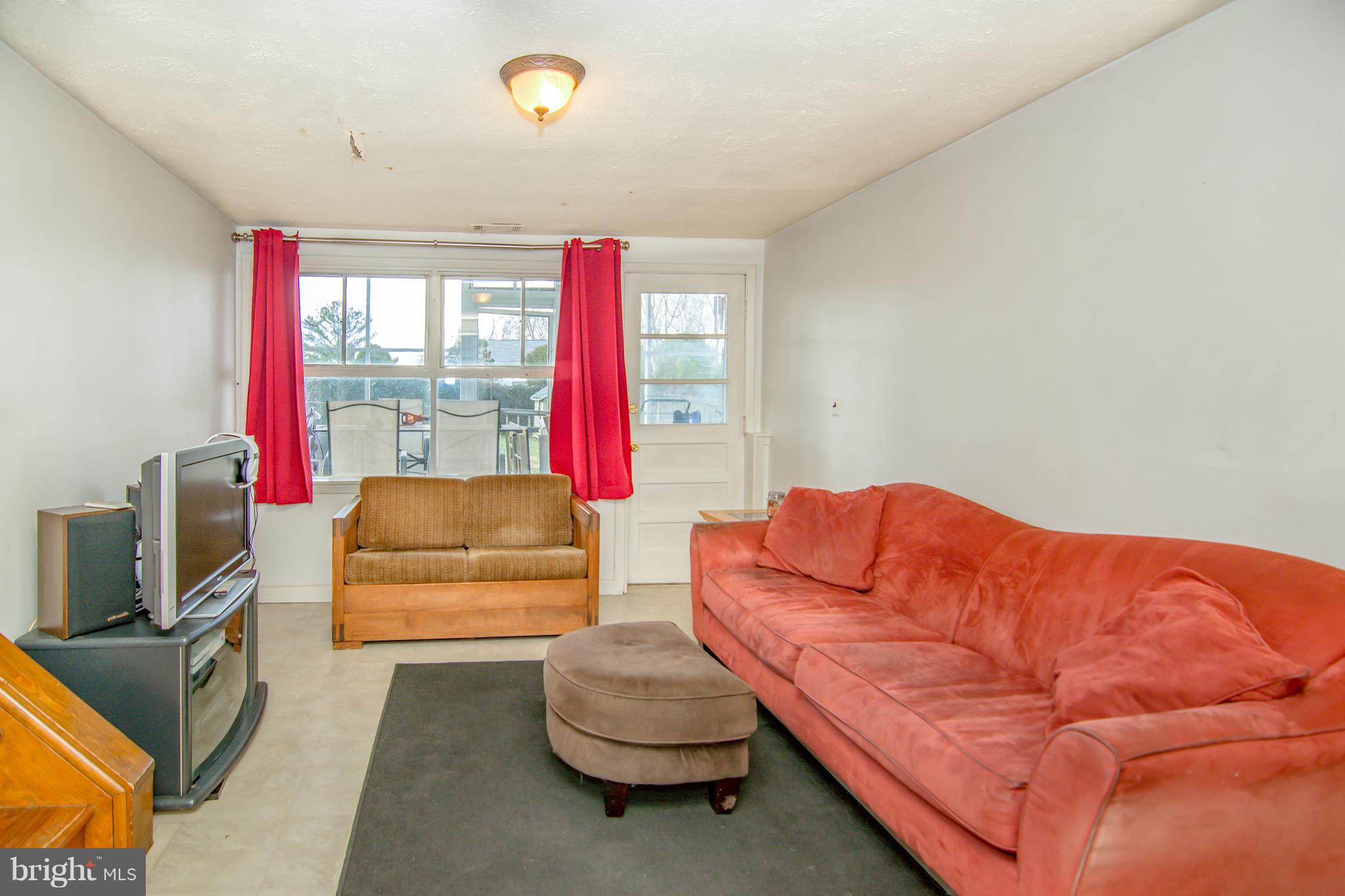 218 Worthmont Road Baltimore, MD 21228 - Photo 14 of 26 Gallery Image 14