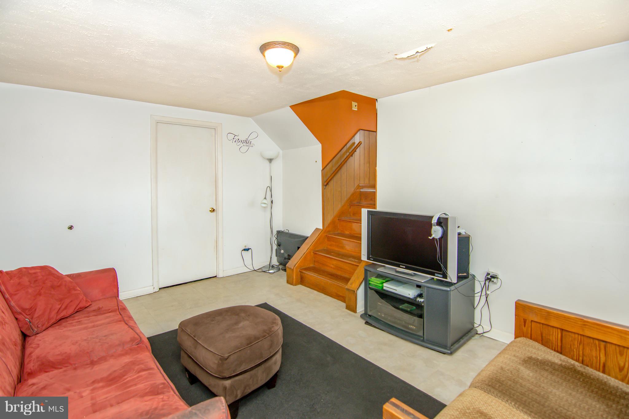 218 Worthmont Road Baltimore, MD 21228 - Photo 15 of 26 Gallery Image 15