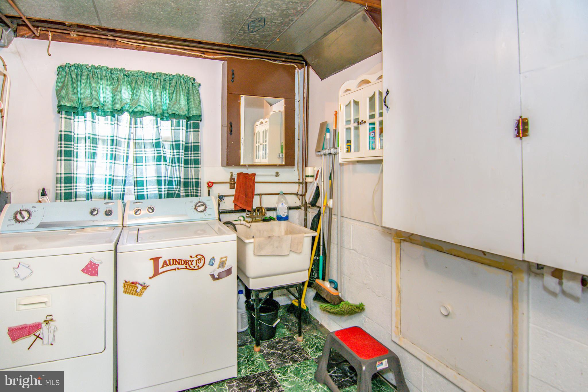 218 Worthmont Road Baltimore, MD 21228 - Photo 16 of 26 Gallery Image 16