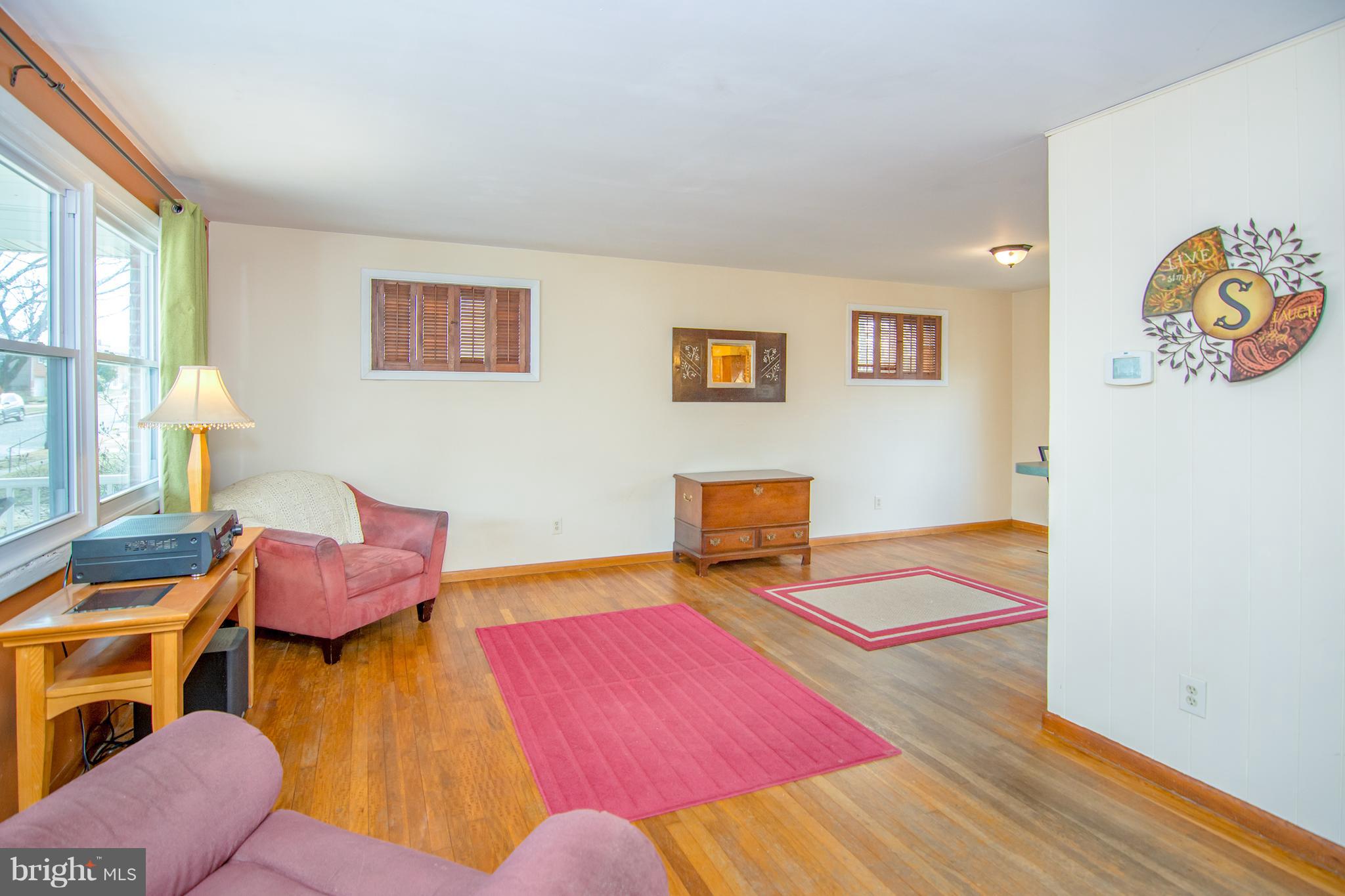 218 Worthmont Road Baltimore, MD 21228 - Photo 3 of 26 Gallery Image 3