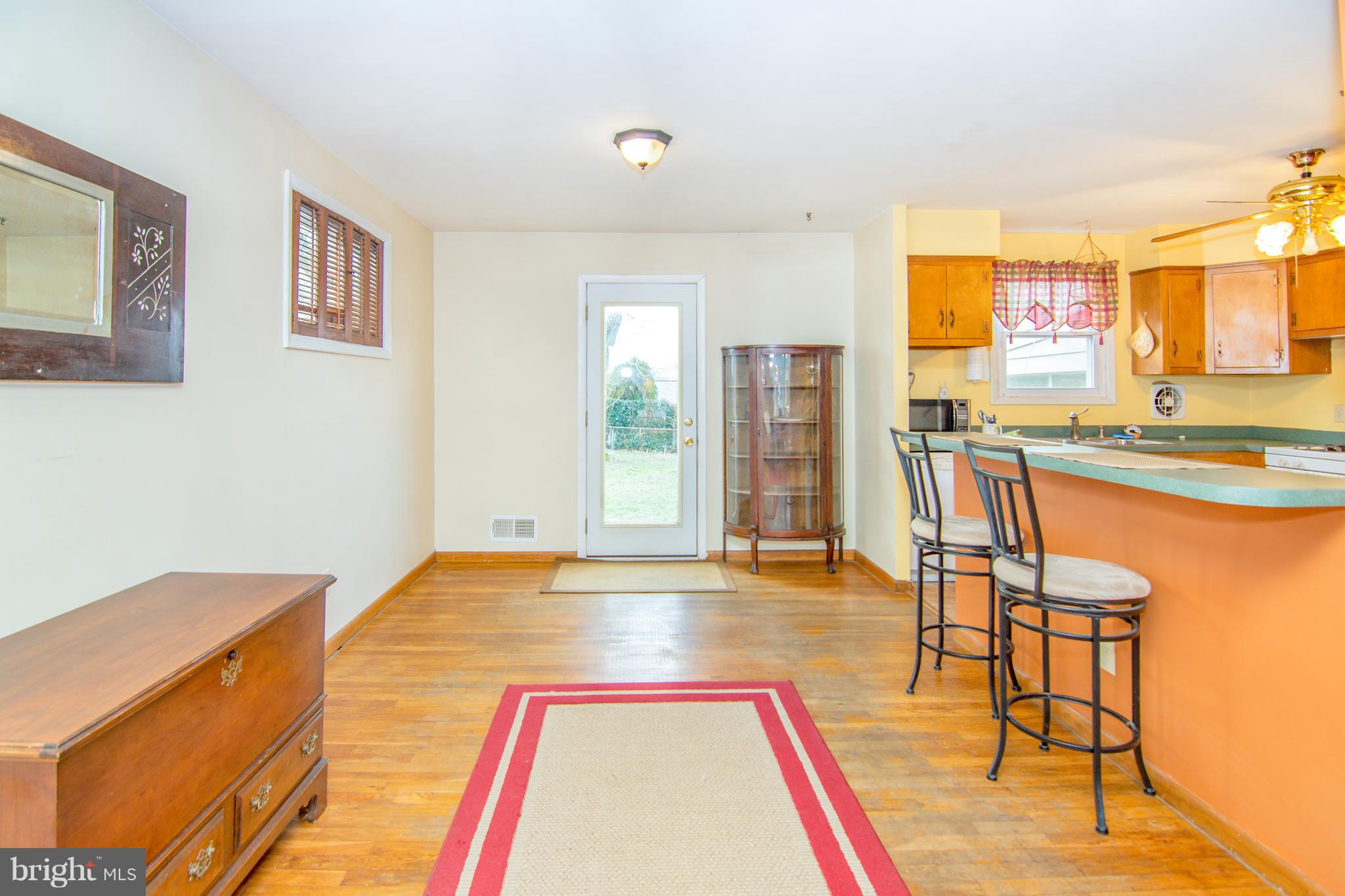 218 Worthmont Road Baltimore, MD 21228 - Photo 5 of 26 Gallery Image 5