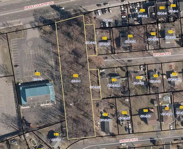 $450,000 | 534 Middle Country Road, Selden, NY 11784