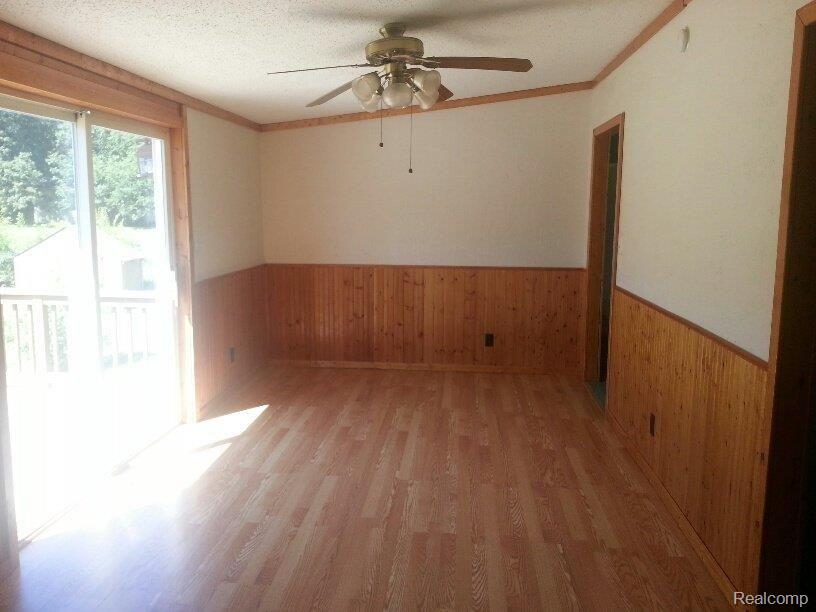 21800 Bohn Road Belleville, MI 48111 - Photo 3 of 14 DINING ROOM.jpg