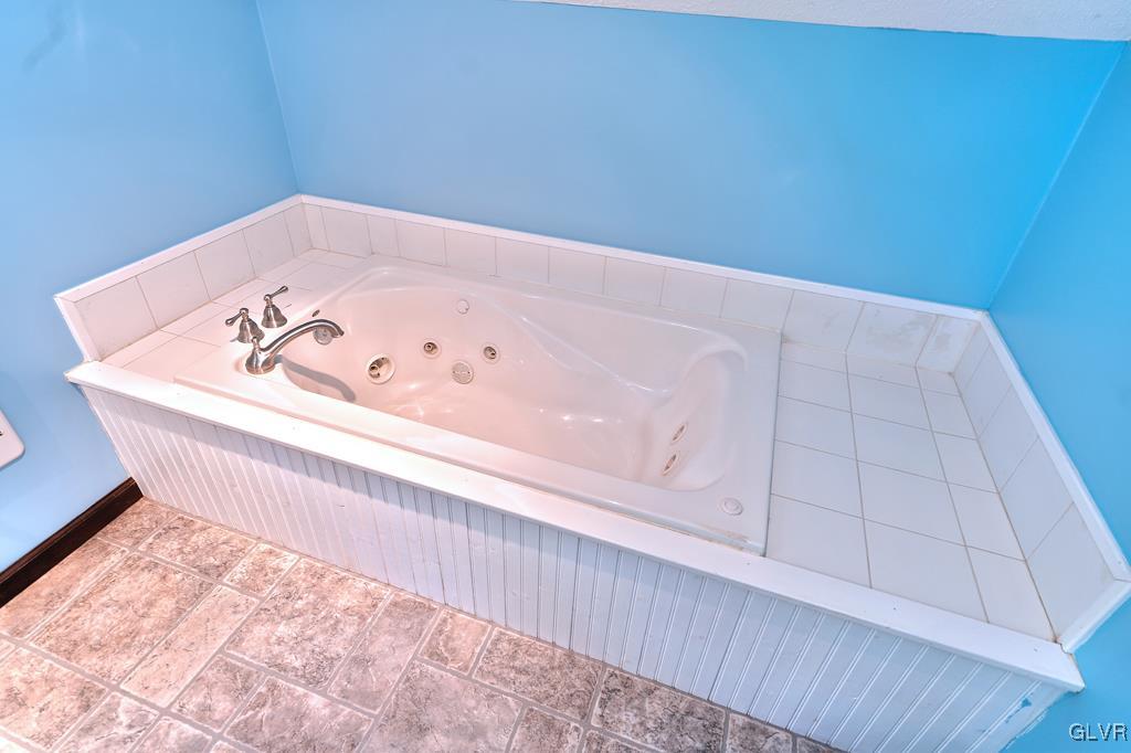 512 Ridgeview Drive Bartonsville, PA 18321 - Photo 24 of 31 Gallery Image 24