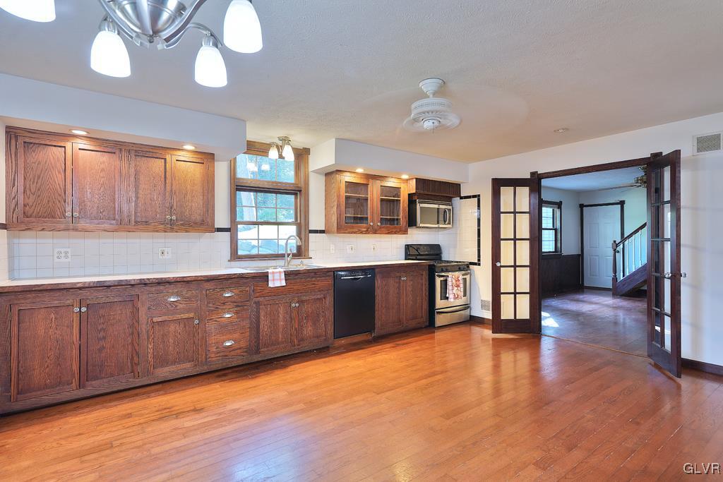 512 Ridgeview Drive Bartonsville, PA 18321 - Photo 7 of 31 Gallery Image 7