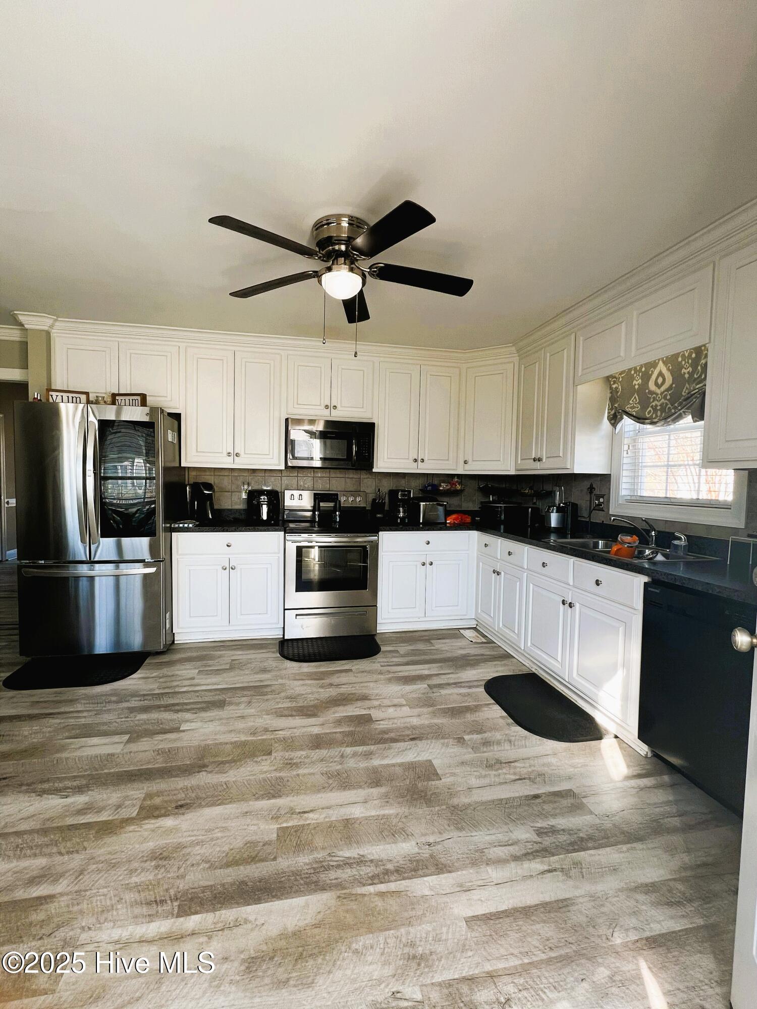 3911 Country Club Drive Northwest Wilson, NC 27896 - Photo 10 of 26 Kitchen 3