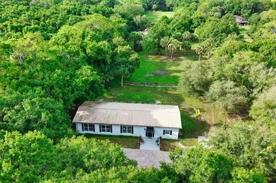 $4,800 | 6235 4th Street, Vero Beach, FL 32968