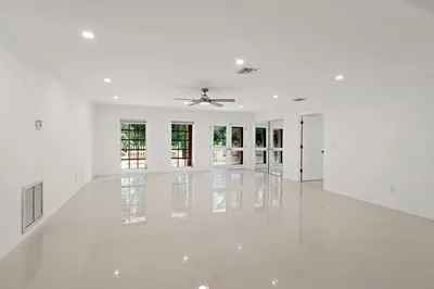 $4,800 | 6235 4th Street, Vero Beach, FL 32968