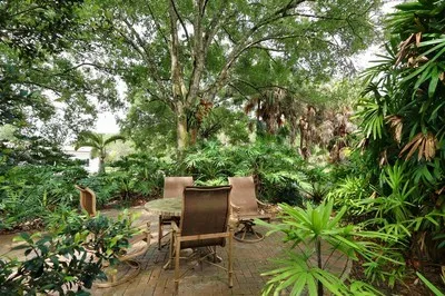 $4,800 | 6235 4th Street, Vero Beach, FL 32968