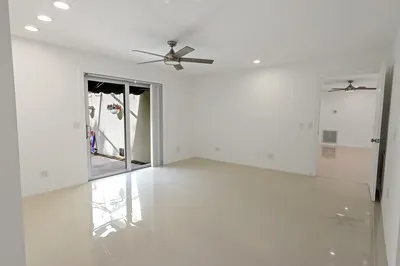 $4,800 | 6235 4th Street, Vero Beach, FL 32968