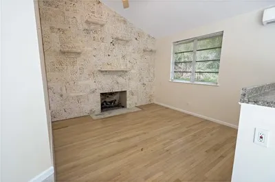 $4,800 | 6235 4th Street, Vero Beach, FL 32968