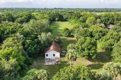 $4,800 | 6235 4th Street, Vero Beach, FL 32968