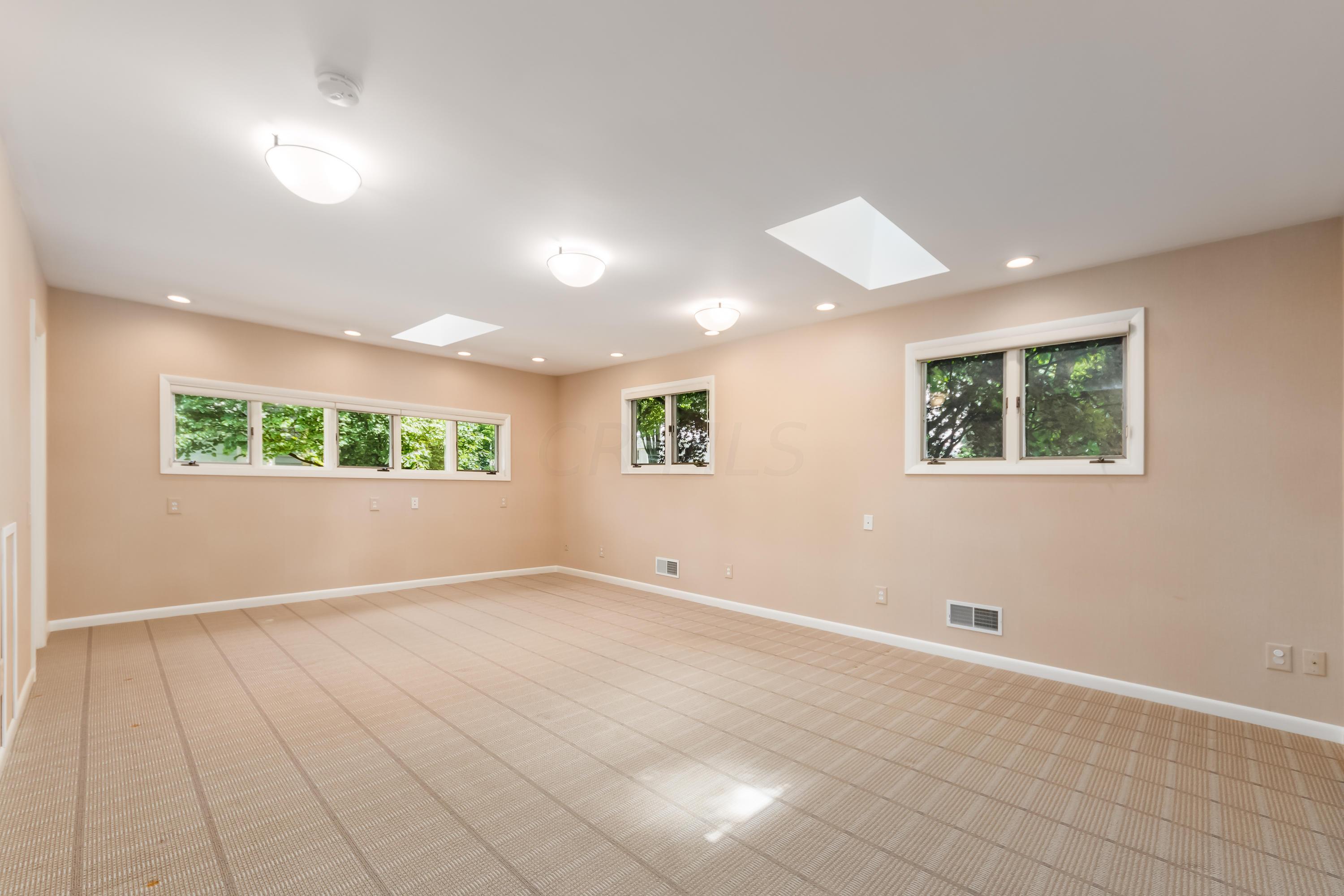 2516 Sherwin Road Columbus, OH 43221 - Photo 27 of 57 Gallery Image 27