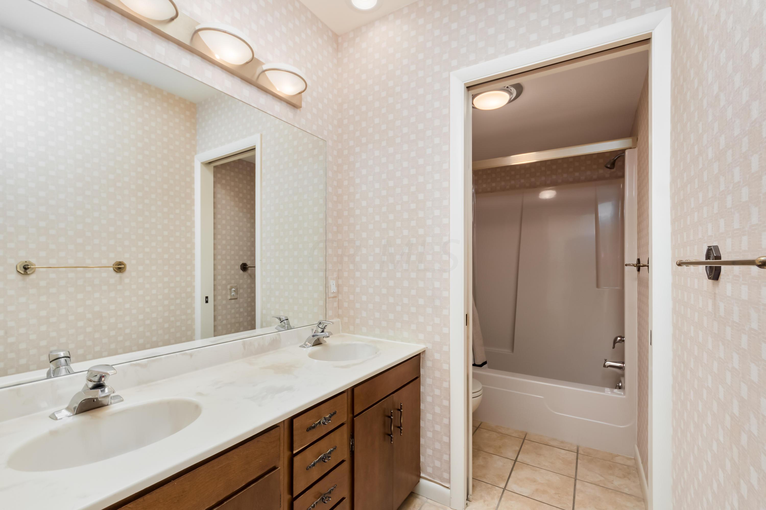 2516 Sherwin Road Columbus, OH 43221 - Photo 30 of 57 Gallery Image 30