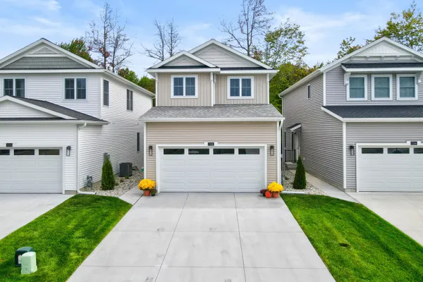 $379,900 | 7236 Atwater Drive, Spring Lake, MI 49456