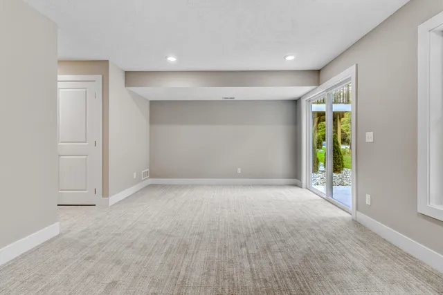 $379,900 | 7236 Atwater Drive, Spring Lake, MI 49456