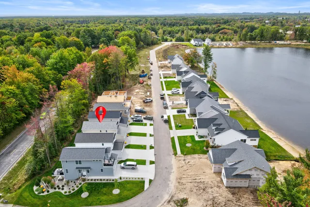 $379,900 | 7236 Atwater Drive, Spring Lake, MI 49456