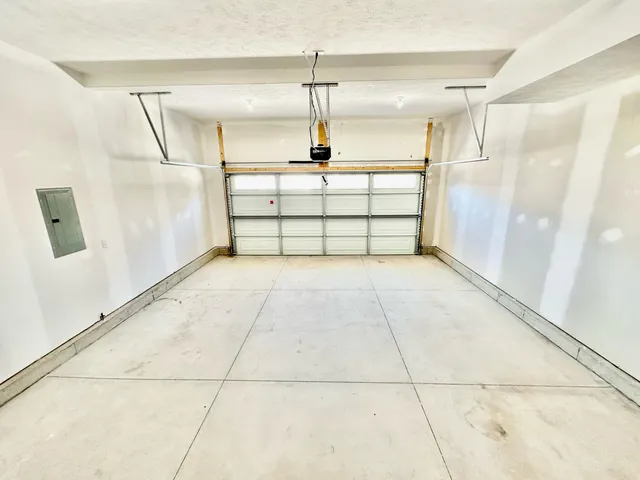 $379,900 | 7236 Atwater Drive, Spring Lake, MI 49456